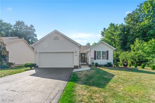 866 Jerry Dr, Hubbard, OH, 44425-3801 | Card Image