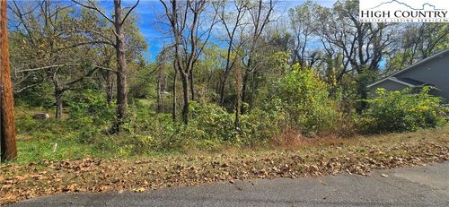 520 Healan Place, Lenoir, NC, 28645 | Card Image