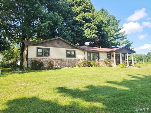 808 Hickory Ave, Shipman, IL, 62685 | Card Image