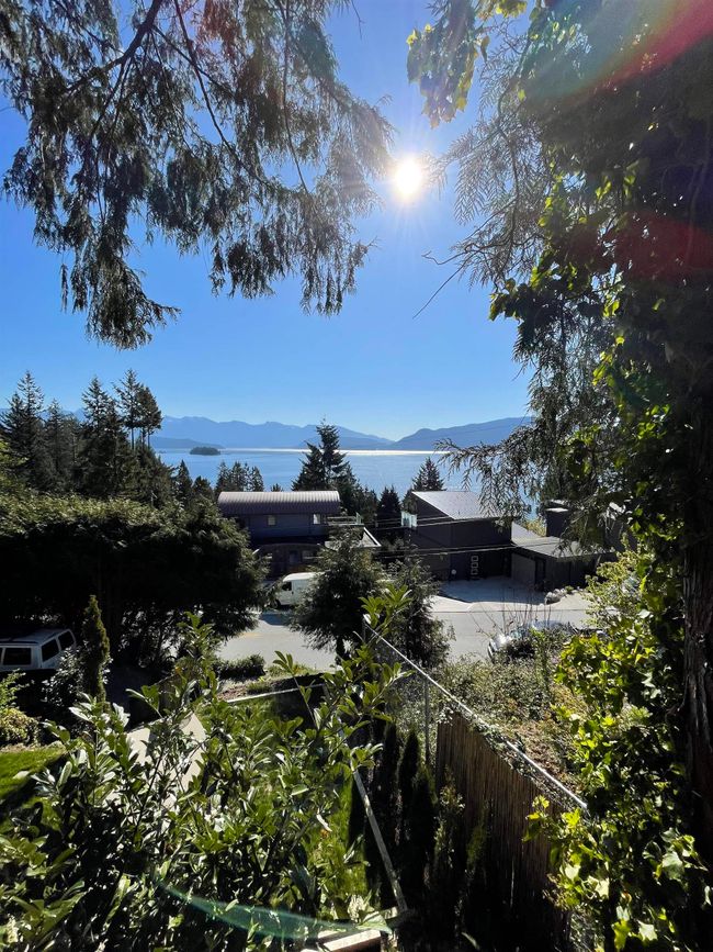 1833 North Road, House other with 3 bedrooms, 2 bathrooms and 2 parking in Gibsons BC | Image 29