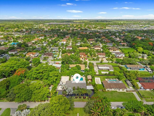 19420 Sw 129 Th Ave, House other with 4 bedrooms, 3 bathrooms and null parking in Miami FL | Image 9