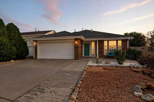 33 Apache Plume Rd, Los Lunas, NM, 87031-9545 | Card Image