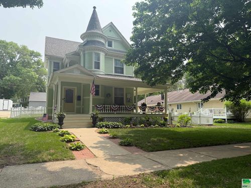 520 Central Ave Se, Le Mars, IA, 51031-2338 | Card Image