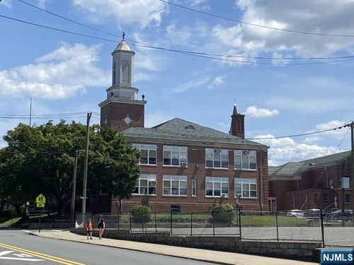 31-21-31 New Milford Ave, Dumont, NJ, 07628-2303 | Card Image