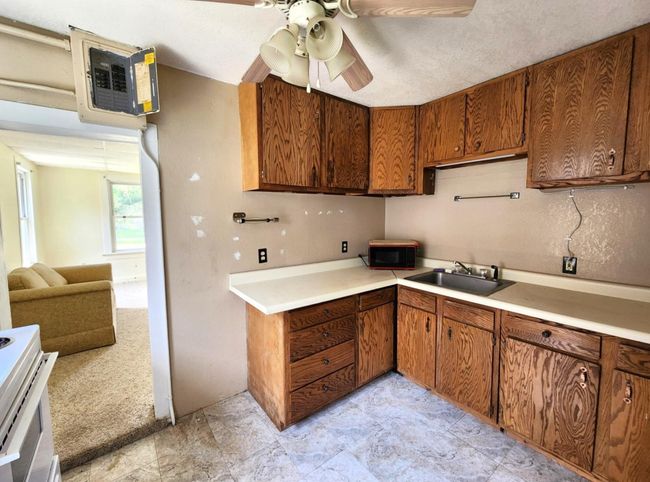 Kitchen | Image 9