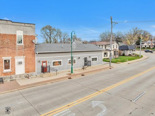14 W Washington St, Oswego, IL, 60543-8218 | Card Image