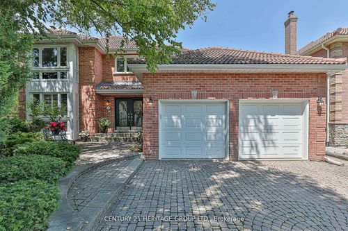 152 Cranberry Lane, Aurora, ON, L4G5Z4 | Card Image