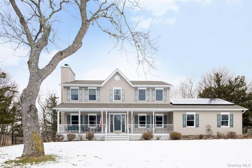 1705 Kerwin Blvd, Greenport, NY, 11944-2751 | Card Image