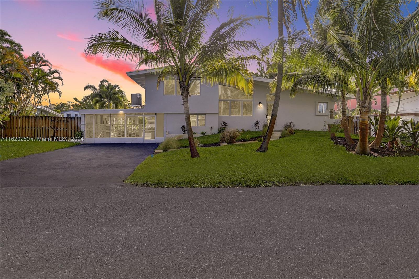 Sugarloaf Ln, Fort Lauderdale, FL 33312