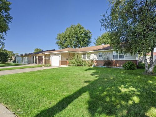 6 Ridgewood Rd, Elk Grove Village, IL, 60007-1412 | Card Image