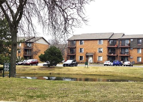 apt-3-649 N Briar Hill Ln, Addison, IL, 60101-2249 | Card Image