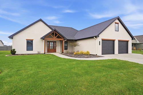 711 Addie Ln, CENTRALIA, MO, 65240-5518 | Card Image