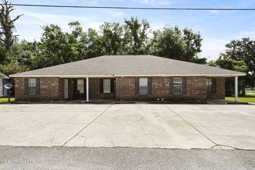 610 W Oak Dr, Gulfport, MS, 39507-2529 | Card Image