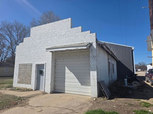 309 Ash St, Wamego, KS, 66547-1711 | Card Image