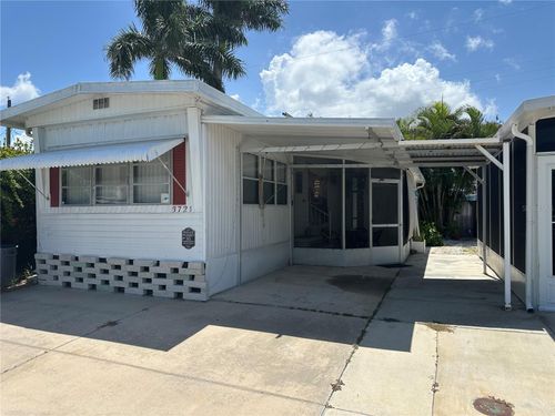 3721 116th St W, BRADENTON, FL, 34210-1136 | Card Image