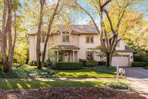 2251 Picket Post Ln, Columbus, OH, 43220-2917 | Card Image