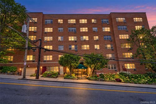 3l-25 Franklin Ave, White Plains, NY, 10601-3828 | Card Image