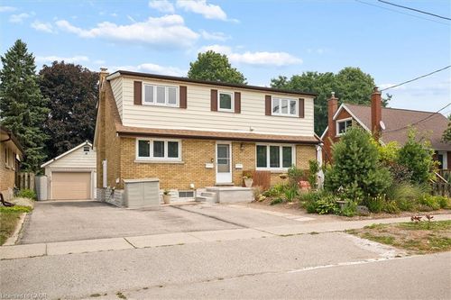 476 Prospect Ave, Kitchener, ON, N2A1E1 | Card Image