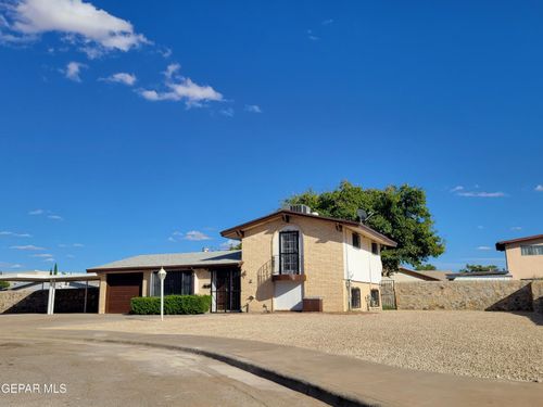 9872 Vandenburg St, El Paso, TX, 79924-4931 | Card Image