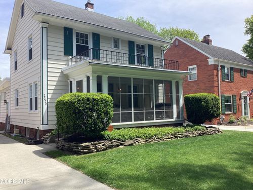 2220 Pemberton Dr, Toledo, OH, 43606-3145 | Card Image