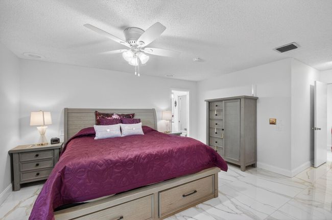 6858 Fountains Cir, Condo with 3 bedrooms, 3 bathrooms and null parking in Lake Worth FL | Image 35