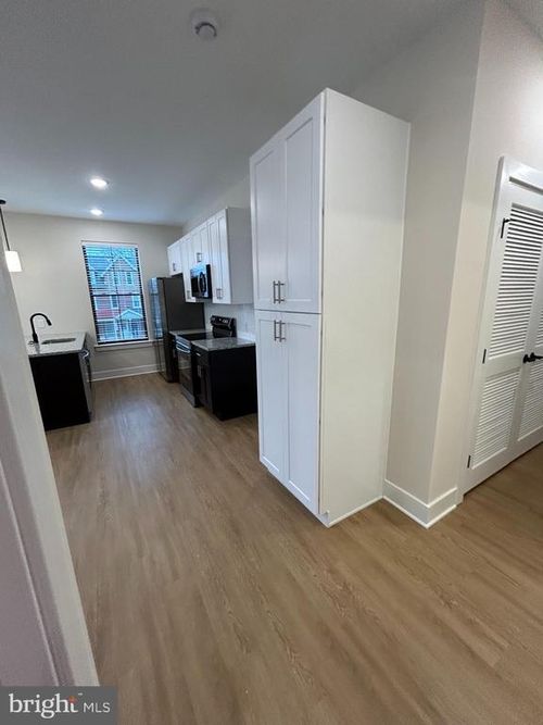 222-624 Main St, ROYERSFORD, PA, 19468-2402 | Card Image