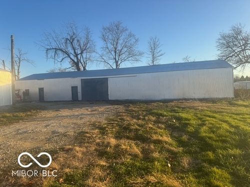 815 E Main St, Greensburg, IN, 47240-2304 | Card Image