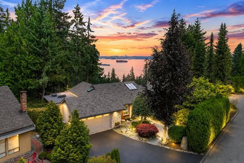 3706 Southridge Pl, West Vancouver, BC, V7V3H8 | Card Image