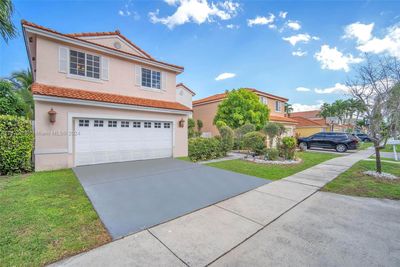 19101 Nw 11th St, House other with 3 bedrooms, 2 bathrooms and null parking in Pembroke Pines FL | Image 2