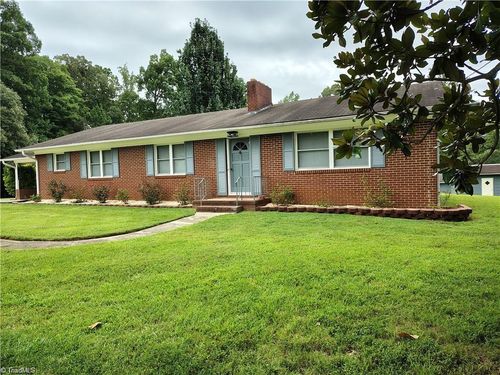 153 Hooker Trl, Mount Airy, NC, 27030-8389 | Card Image