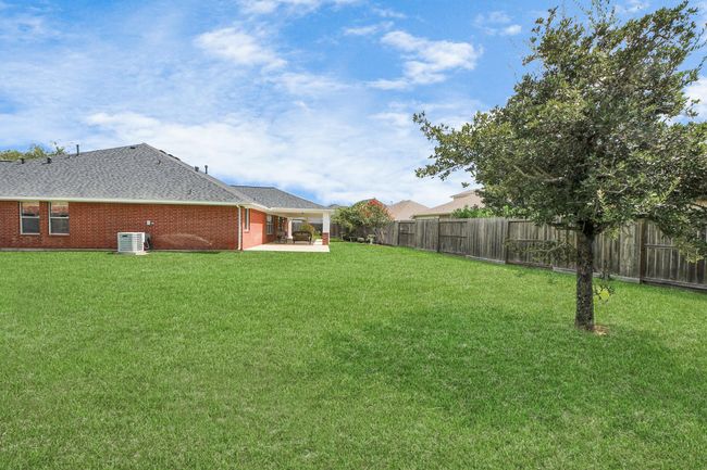 1705 White Willow Ln, House other with 4 bedrooms, 2 bathrooms and 2 parking in Pearland TX | Image 32