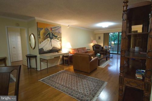 818-1800 Old Meadow Rd, MCLEAN, VA, 22102-1823 | Card Image