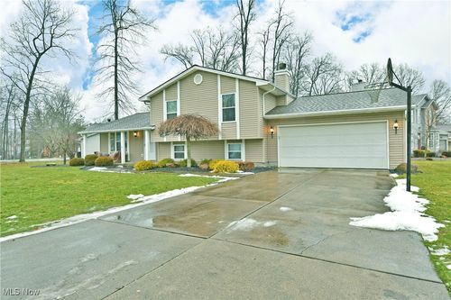 7024 Berry Blossom Drive, Canfield, OH, 44406 | Card Image