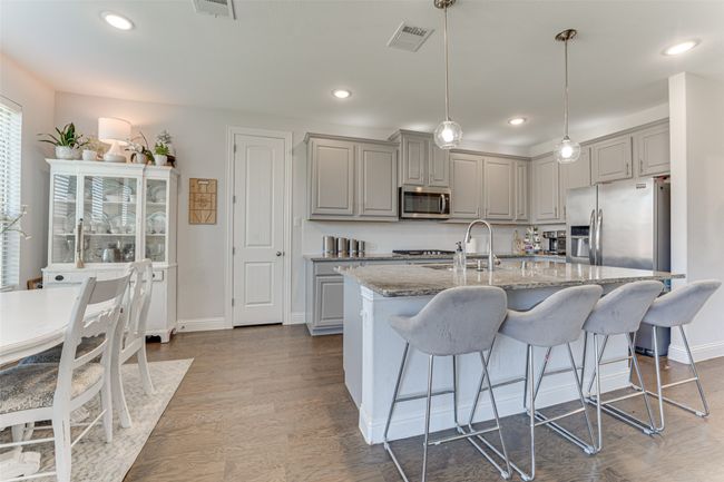 1613 Frankford Dr, House other with 5 bedrooms, 3 bathrooms and null parking in Forney TX | Image 9