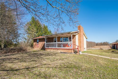 3686 Jones Rd, Diamond, OH, 44412-9739 | Card Image