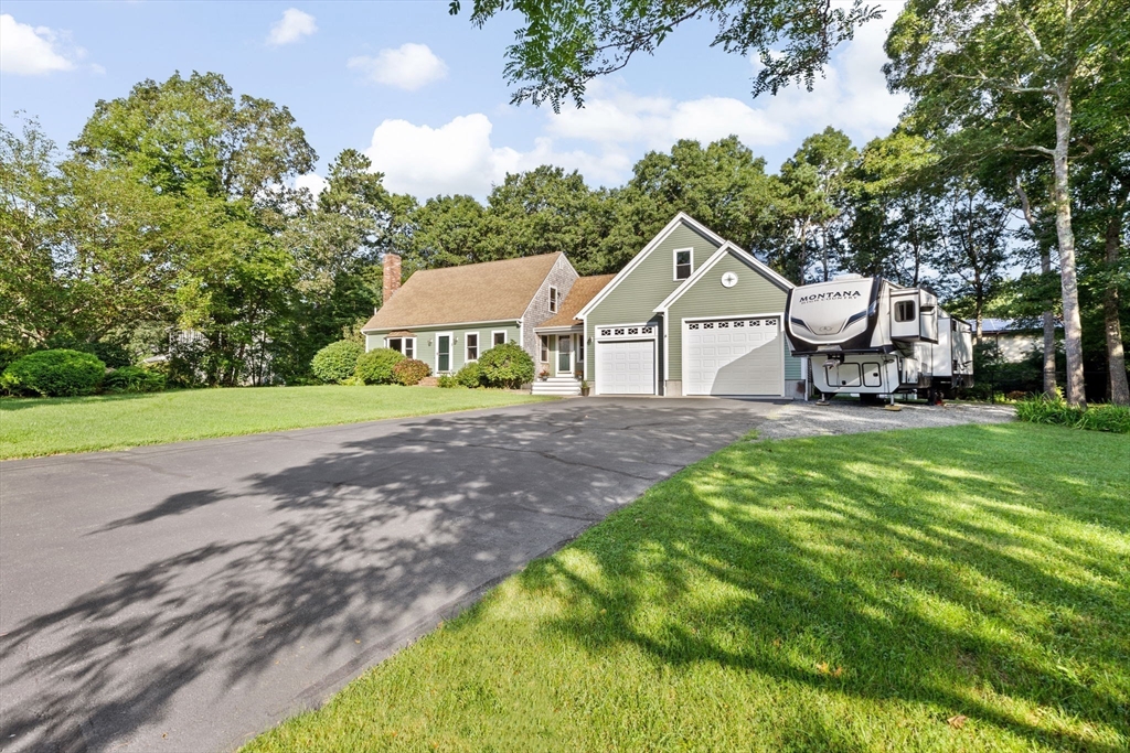 Hanover Ct, North Dartmouth, MA 02747