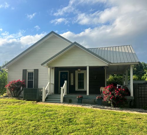 205 Park Ln, Hollow Rock, TN, 38342-6819 | Card Image