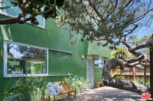 725 Superba Ave, Venice, CA, 90291-3868 | Card Image