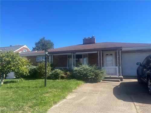 422 Westwood Dr, Steubenville, OH, 43953-3647 | Card Image