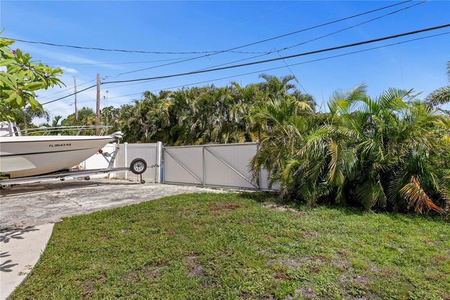 843 37 Th Ave Ne, House other with 3 bedrooms, 2 bathrooms and null parking in ST PETERSBURG FL | Image 18