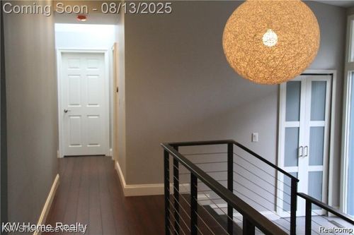 1327 Lone Pine Rd, Bloomfield Hills, MI, 48302-2756 | Card Image