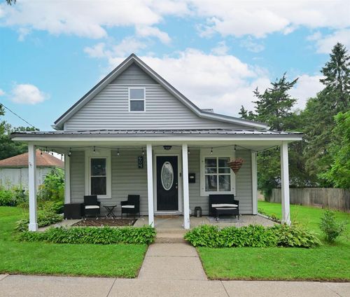 604 Grove St, Baraboo, WI, 53913-3016 | Card Image