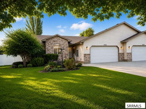 3826 Silverwood Cir, Ammon, ID, 83406-4671 | Card Image