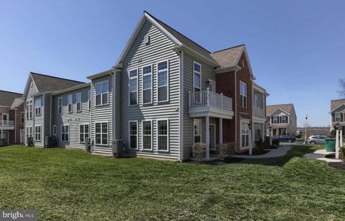 670 Whitetail Dr, HUMMELSTOWN, PA, 17036-7208 | Card Image