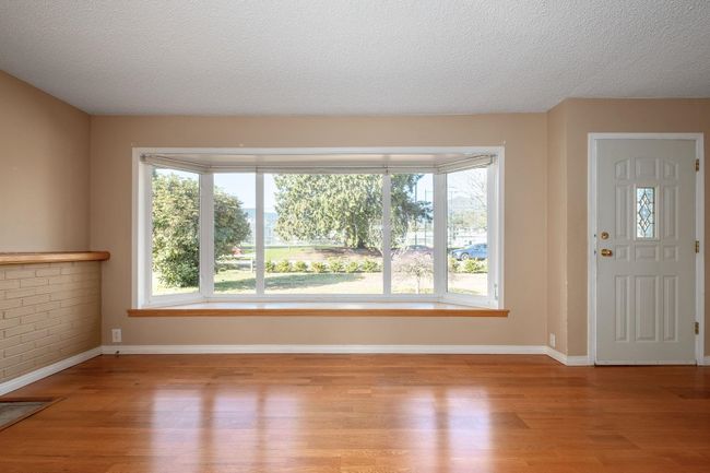 1805 W 15 Th Street, House other with 3 bedrooms, 1 bathrooms and 4 parking in North Vancouver BC | Image 6