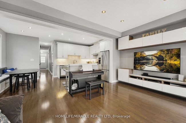 36 Bernadino St, House attached with 4 bedrooms, 3 bathrooms and 2 parking in Brampton ON | Image 8