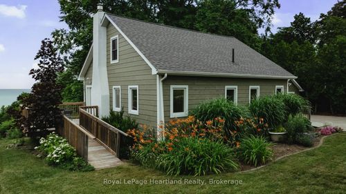 {{alt}} | Card Image