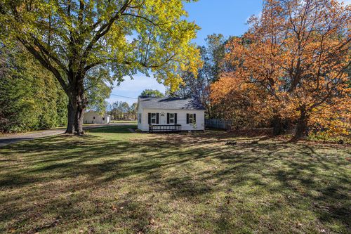 3741 Riverside Rd, Benton Harbor, MI, 49022-9525 | Card Image