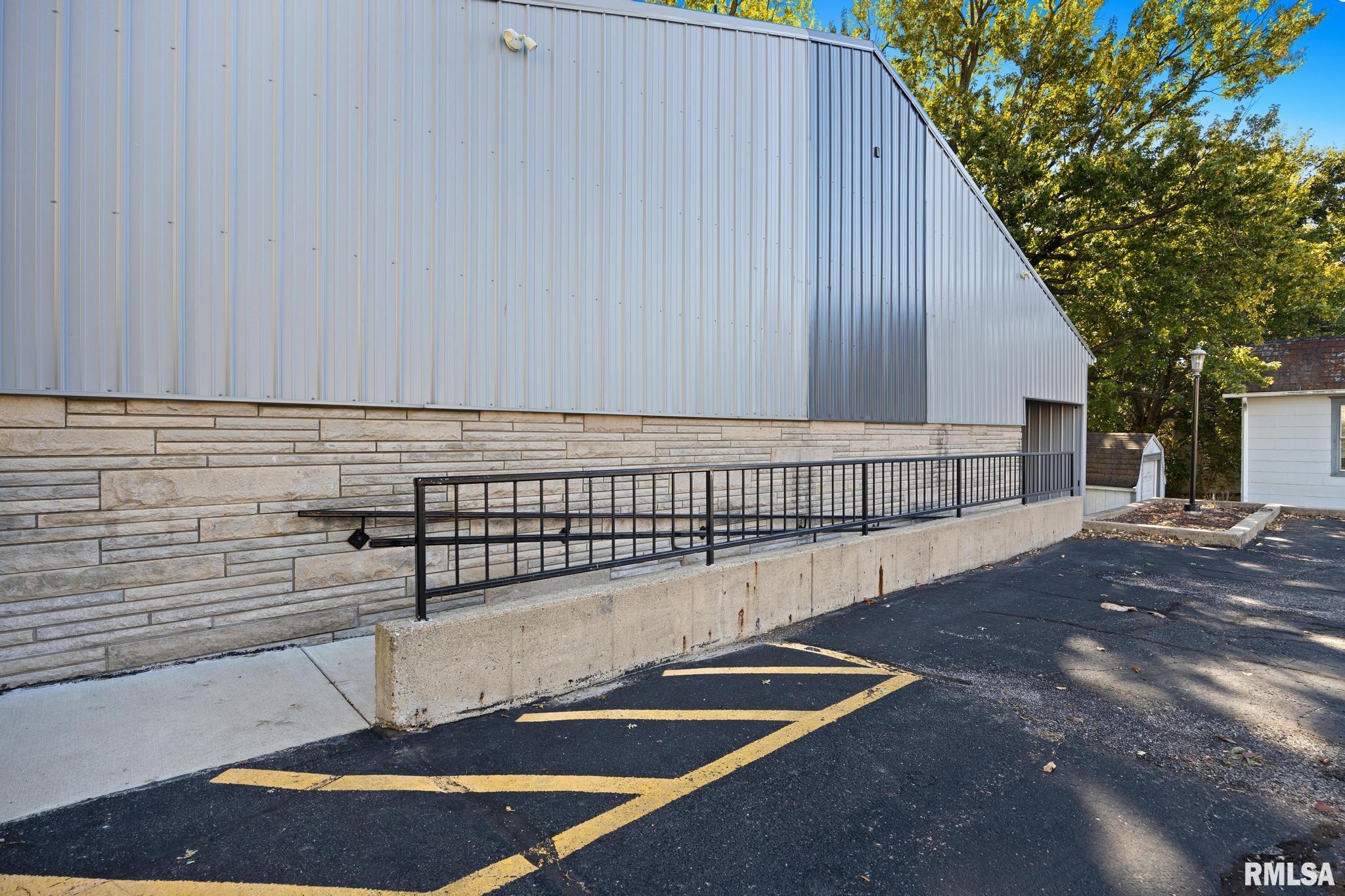 Commercial Sale in Eureka 3