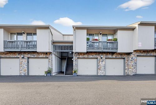 20 Mcchesney Ct, West Orange, NJ, 07052-1135 | Card Image